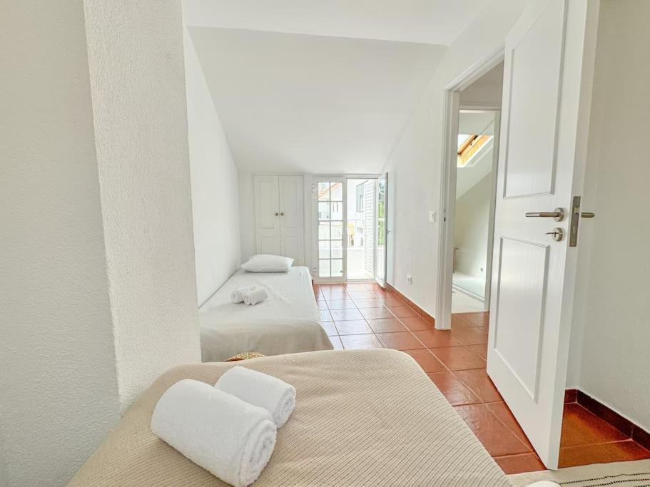 Costa Inn Beach House With Pool By Homeful Homes Costa de Caparica Luaran gambar